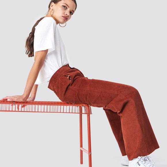 🆕  High-Rise Wide-Leg Corduroy Trousers - Picture 1 of 4